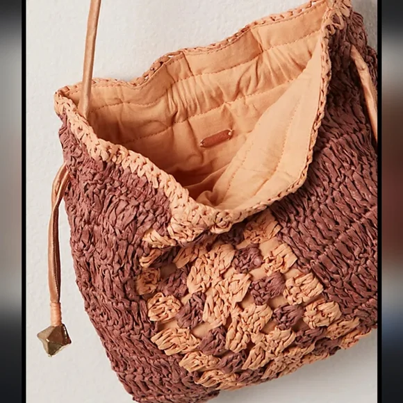 NEW Free People heatwave crossbody woven raffia mini bag in Tan Lines - Picture 4 of 12